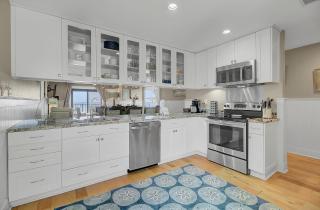 211 Seascape by AvantStay Oceanfront View Pool - Isle of Palms - 2