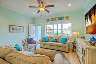 Beach Boardwalk 2 Pools Tennis Pickleball Shorely Blessed by AvantStay - Port Aransas - 2