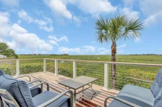 17 Marsh Island Lane by AvantStay Modern Home w Amazing Views - Isle of Palms - 0