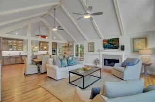19 Oyster Row by AvantStay Lakefront Home w Golf Course Views - Isle of Palms - 7