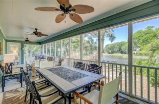 19 Oyster Row by AvantStay Lakefront Home w Golf Course Views - Isle of Palms - 4
