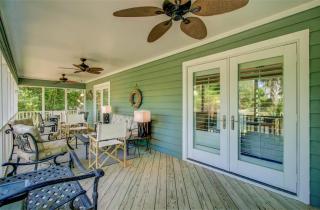 19 Oyster Row by AvantStay Lakefront Home w Golf Course Views - Isle of Palms - 2
