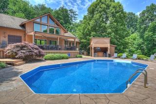 Stay Awhile by AvantStay Lakefront Pool Dock - 0