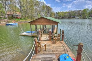 Lakeside Lodge by AvantStay Hot Tub Dock - 2