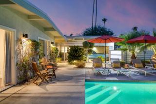 Lloyd by AvantStay Palm Spring Paradise w Pool Large Yard Table Tennis Permit3779 - Palm Springs - 8