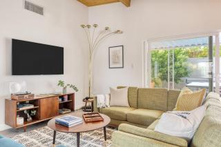 Lloyd by AvantStay Palm Spring Paradise w Pool Large Yard Table Tennis Permit3779 - Palm Springs - 1