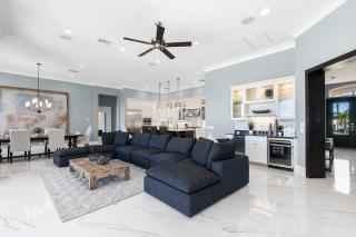 Marco Polo by AvantStay Waterfront 5BDR Pool Spa Fire Pit Walk to Beach - Marco Island - 3
