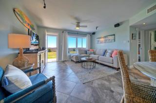 Beachfront Patio w Dune View 2 Pools Pickleball Cravin Waves by AvantStay - Port Aransas - 1