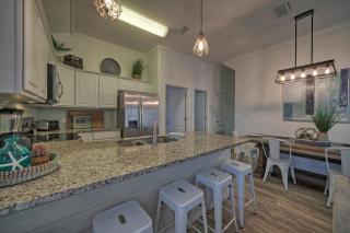 Isla View by AvantStay Resort Pool Near Beach - Port Aransas - 2