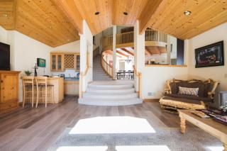 Sparrow by AvantStay Modern Mountain Retreat w Hot Tub Pool Table Games - Truckee - 3