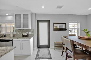 Luxury Water Front, Heated Pool & Jacuzzi, 5bdrm - Pompano Beach - 8