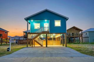 Outdoor Lounge w Bar Swing Seats Near Nature Preserve Blutopia by AvantStay - Port Aransas - 9