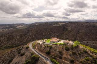 Colina by AvantStay Secluded Mountain Top Oasis w Pool Hot Tub Putting Green - - 9