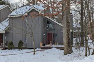 Frost Hollow by AvantStay Deck w Grill Game Room Loft - White Haven - 0