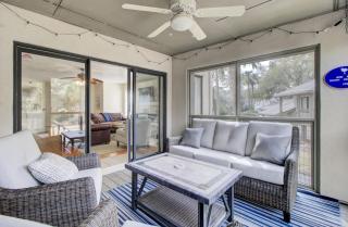 401 Yacht by AvantStay Marina View Pool Porch - Isle of Palms - 9
