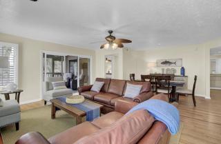 401 Yacht by AvantStay Marina View Pool Porch - Isle of Palms - 5