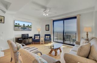 401 A Shipwatch by AvantStay Beachfront Condo w Community Pool Access - Isle of Palms - 0