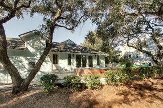 12 Abalone Alley by AvantStay Close to Beach w Pool BBQ - Isle of Palms - 1
