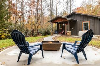 Bear’s Place by AvantStay Cozy Mountain Cabin in Brevard Firepit - Brevard - 0