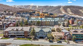 Snow King by AvantStay Close to the Slopes w Hot Tub - Park City - 9