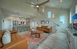 Seas The Bay by AvantStay In-Town Private Pool - Port Aransas - 7