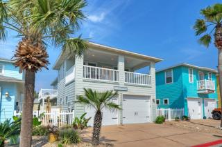 Pool Near the Beach Deck Golf Cart Zone Latitude Adjustment by AvantStay - 0
