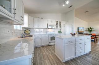 Private Pool in Golf Cart Zone Golf Cart for Rent Sea Therapy by AvantStay - Port Aransas - 6