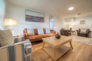 Waterfront Retreat w Private Boat Dock Patio Views Shore Thing by AvantStay - Corpus Christi - 3