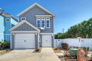 16 Palms by AvantStay Luxury Getaway Backyard Oasis Pool Playscape Access - Port Aransas - 6