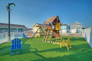 16 Palms by AvantStay Luxury Getaway Backyard Oasis Pool Playscape Access - Port Aransas - 7