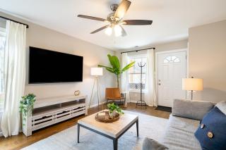 Silver Maple by AvantStay Modern Stylish Haven - Asheville - 2