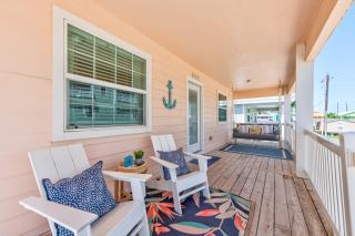 Salty Peach by AvantStay Private Pool New Decor - Port Aransas - 7