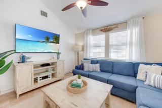 Salty Peach by AvantStay Private Pool New Decor - Port Aransas - 1