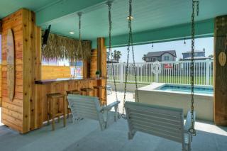 Private Pool Free Golf Cart 3 Blocks to Town Tequila Tides by AvantStay - Port Aransas - 3