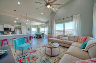 Private Pool Patio Walk to Beach Outdoor Oasis Wave On Wave by AvantStay - Port Aransas - 6
