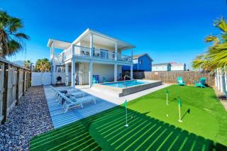 Priv Pool Yard w Putting Green Newly Remodeled Always Sunny by AvantStay - Port Aransas - 0