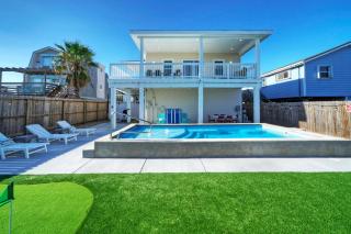 Priv Pool Yard w Putting Green Newly Remodeled Always Sunny by AvantStay - Port Aransas - 4
