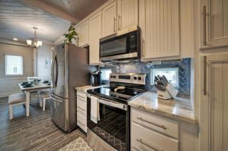 Pool Rooftop w Island Views Blocks to Beach Seas Your Dreams by AvantStay - Port Aransas - 1