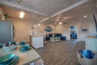 Pool Rooftop w Island Views Blocks to Beach Seas Your Dreams by AvantStay - Port Aransas - 4