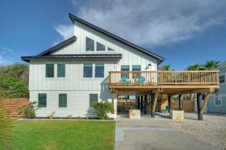 Third Sandbar by AvantStay Guest House Pool - Port Aransas - 5