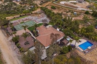 Breathtaking Meadows by AvantStay Temecula Group Retreat Pool Pickleball Firepit Hot Tub - Temecula - 4