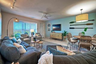 Beachfront Retreat w 2 Pools Tennis Boardwalk Pura Vida by AvantStay - Port Aransas - 5