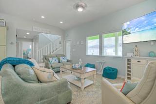 Reel Life Dreams by AvantStay Pool Near Beach - Port Aransas - 3