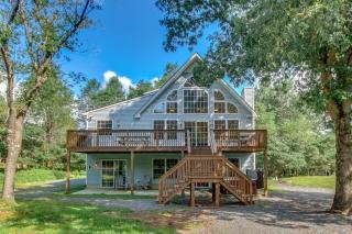 Sycamore Cove by AvantStay Hot Tub Game Rooms - Albrightsville - 7