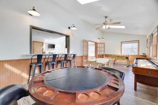 Sycamore Cove by AvantStay Hot Tub Game Rooms - Albrightsville - 6