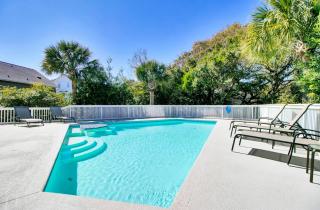 12 Dunecrest Lane by AvantStay 2 Mins to Beach w Pool BBQ - Isle of Palms - 0