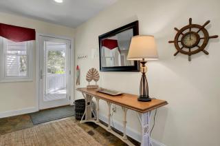 12 Dunecrest Lane by AvantStay 2 Mins to Beach w Pool BBQ - Isle of Palms - 3