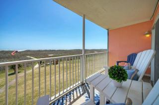 Ocean View w Pool TennisPickleball Beach Access Summer Love by AvantStay - Port Aransas - 6