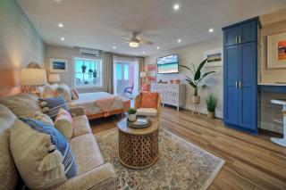 Ocean View w Pool TennisPickleball Beach Access Summer Love by AvantStay - Port Aransas - 3