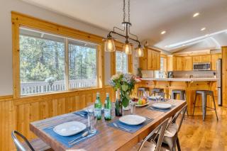 Quail by AvantStay Great Location Game Room Hot Tub Deck - Sunriver - 1
